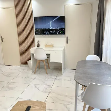 Apartman New In Center Metro 7 & 14 Maison Blanche Párizs